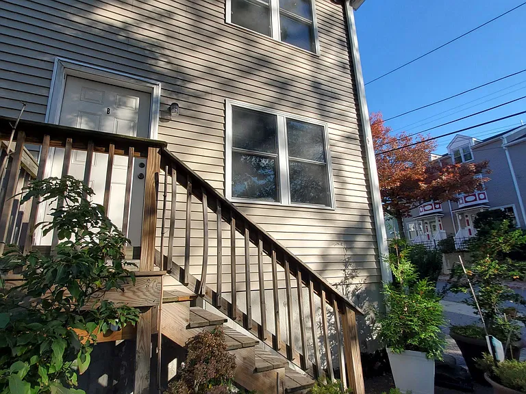 96 Evergreen St — Photo 14