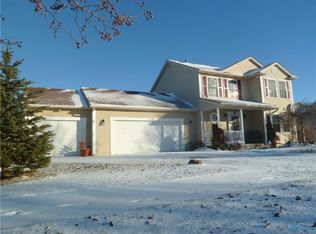 5840 Clover Ln, Walbridge, OH 43465