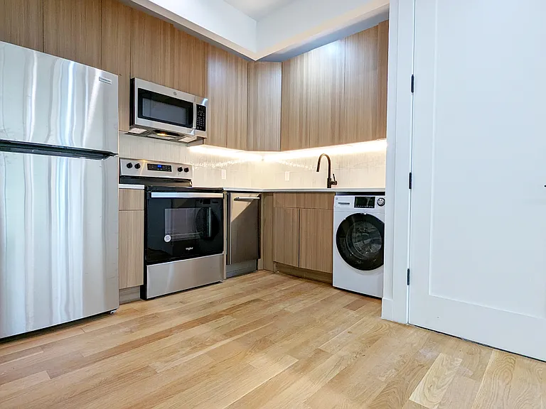 255 Clarkson Ave #1A — Photo 2