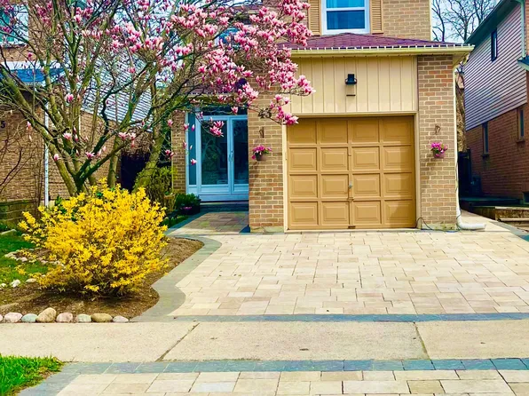 43 Bluesky Cres, Richmond Hill, ON L4C 8J2