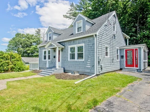 37 Helen St, Chicopee, MA 01020