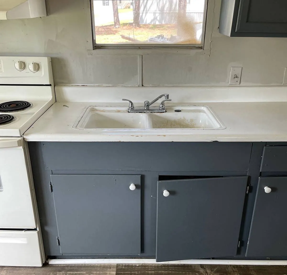 2 bed, 1.0 bath, 696 sqft, $8,000 — Photo 3