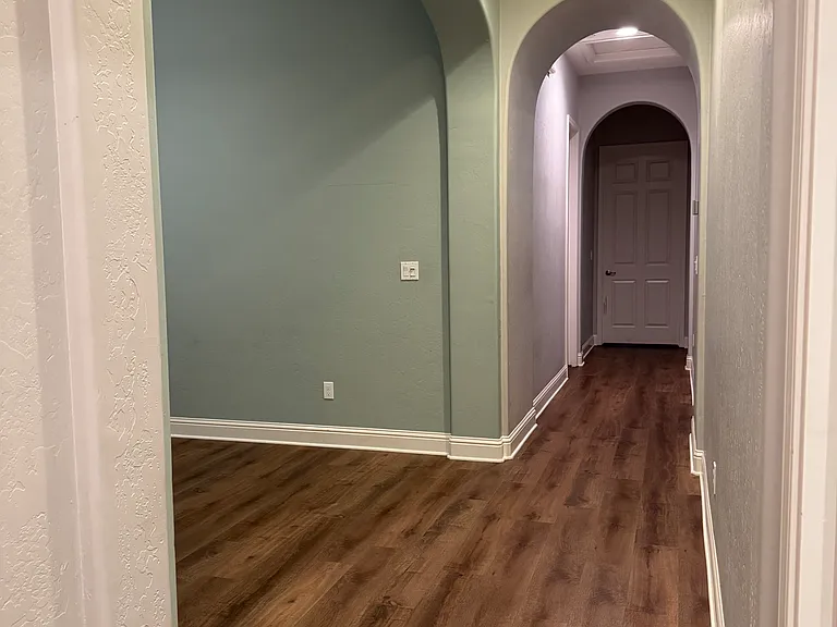 1008 E Skylar Ave — Photo 6