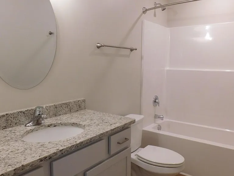 710 N B St — Photo 30