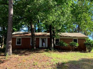 3633 Drayton Rd, Fayetteville, NC 28303
