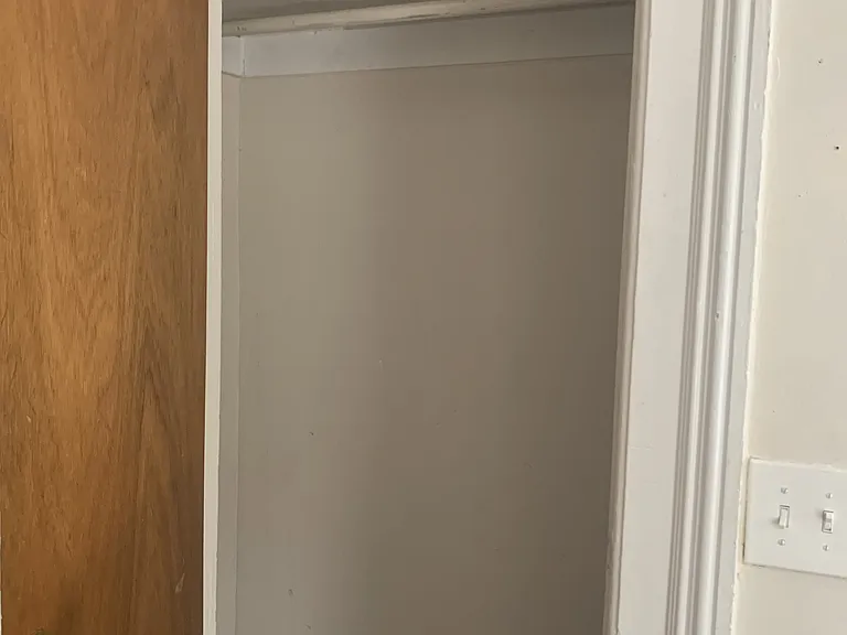 1225 S Plymouth Ave — Photo 10
