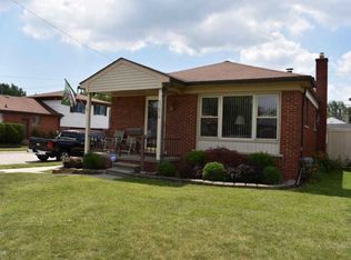 17070 Martin Rd, Roseville, MI 48066