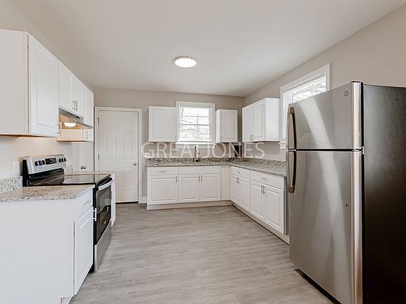 5th image of 1710 Oakgrove Ct