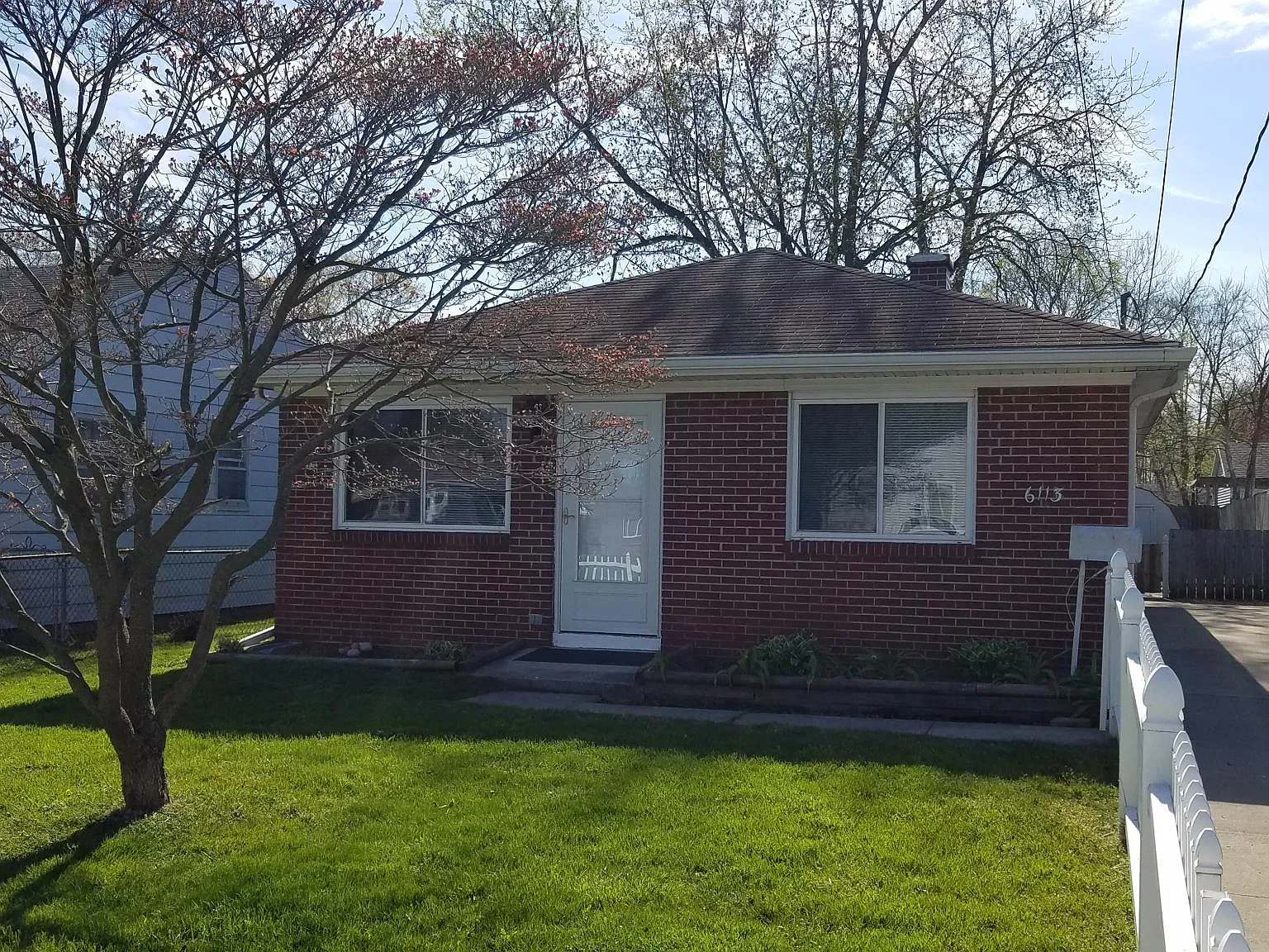 3 bed, 1.5 bath, 1056 sqft, $1,325 — Photo 4