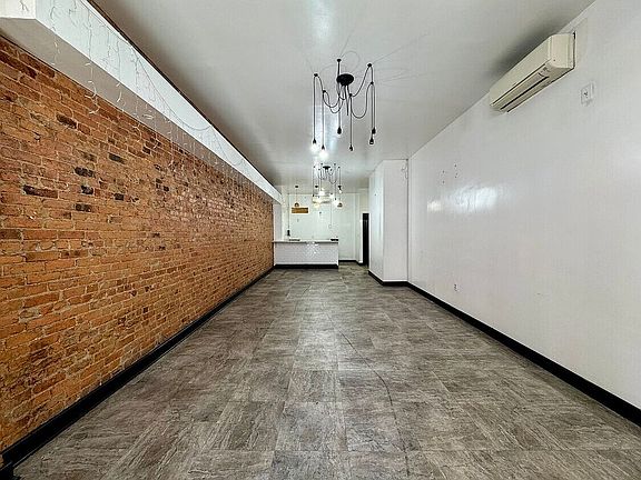 4th image of 637 Rogers Ave