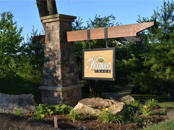 138 Woodford Dr, Evans City, PA 16033