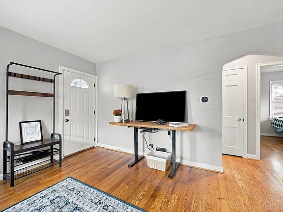 4th image of 7822 Moss Ct