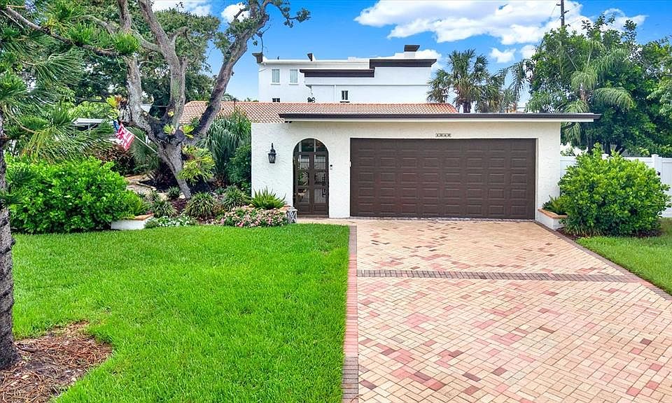 1st image of 1040 PALM DRIVE