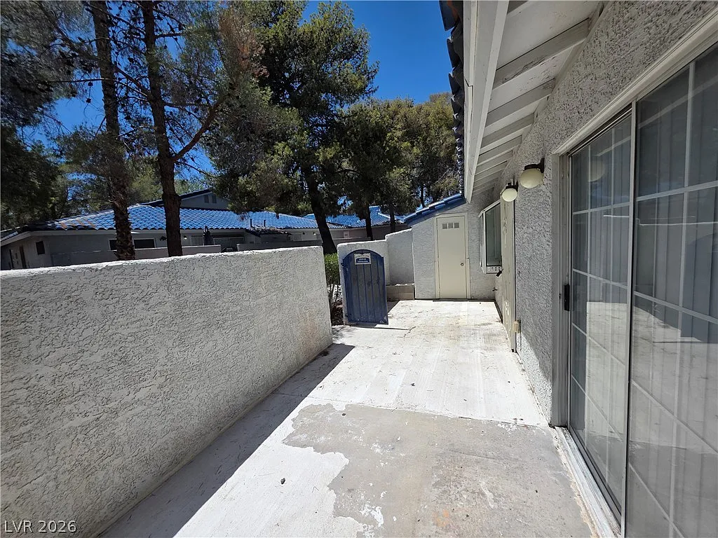 2 bed, 2.0 bath, 900 sqft, $1,350 — Photo 4