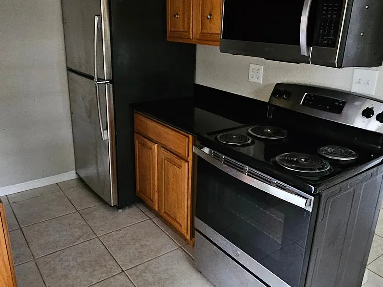 4320 S West Shore Blvd — Photo 3