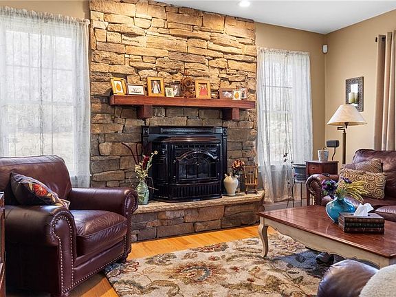4th image of 251 Widow Sweets Rd