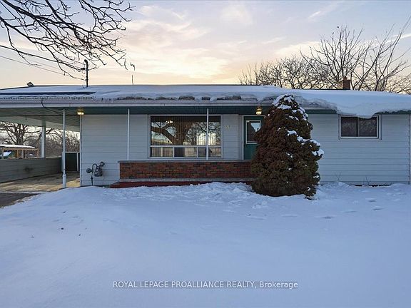 2nd image of 127 Aikins Rd