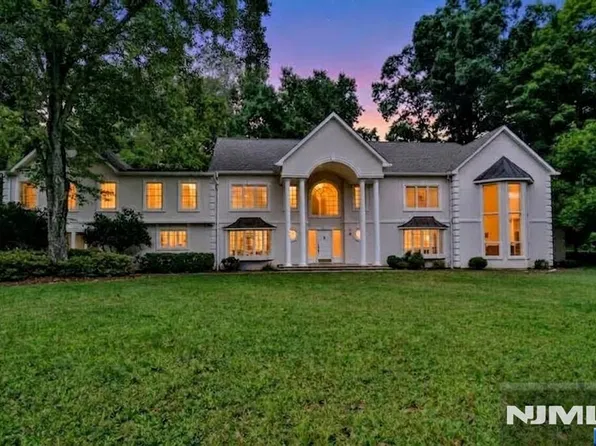 3 Split Rock Road, Upper Saddle River, NJ 07458