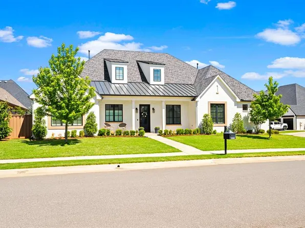 2900 Gold Finch Dr, Edmond, OK 73012