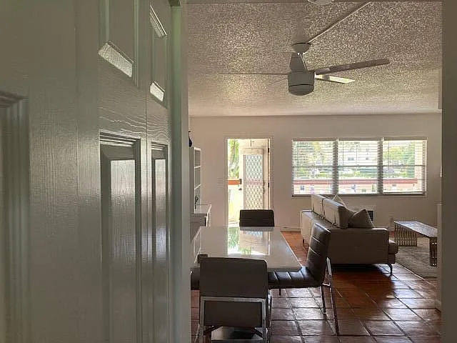 359 Brighton Dr E #I — Photo 3