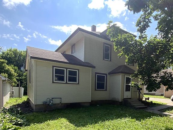 3rd image of 1001 16th St