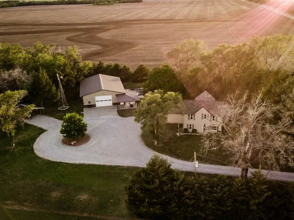 535 W 60th St S, Wellington, KS 67152
