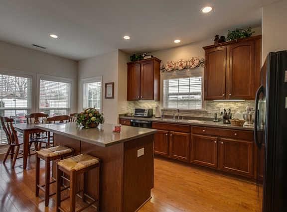 5th image of 1457 Stratford Hall Cir