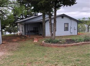 1109 Cedar Lake Dr, Hinton, OK 73047