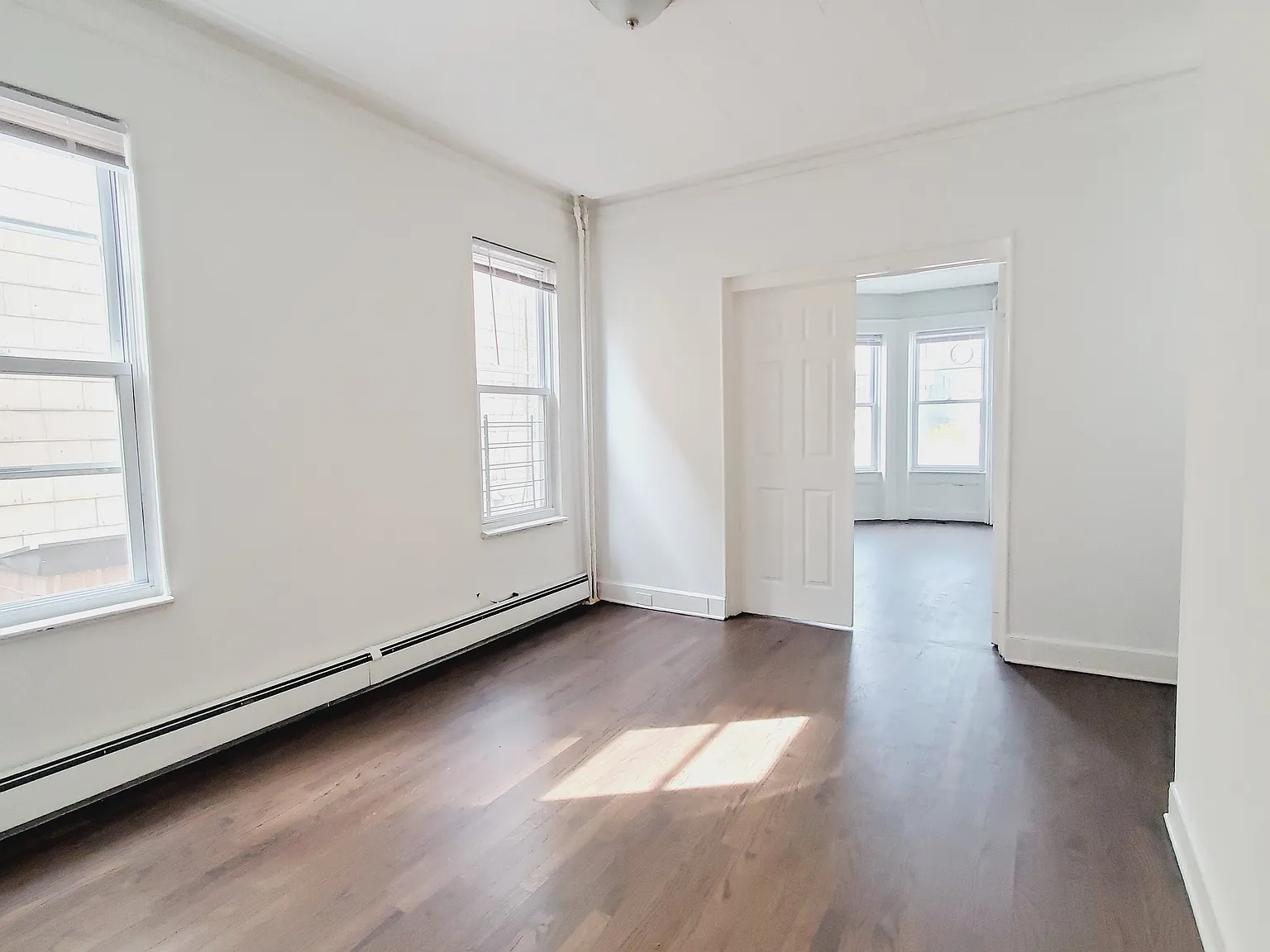 3 bed, 1000 sqft, $2,500 — Photo 4