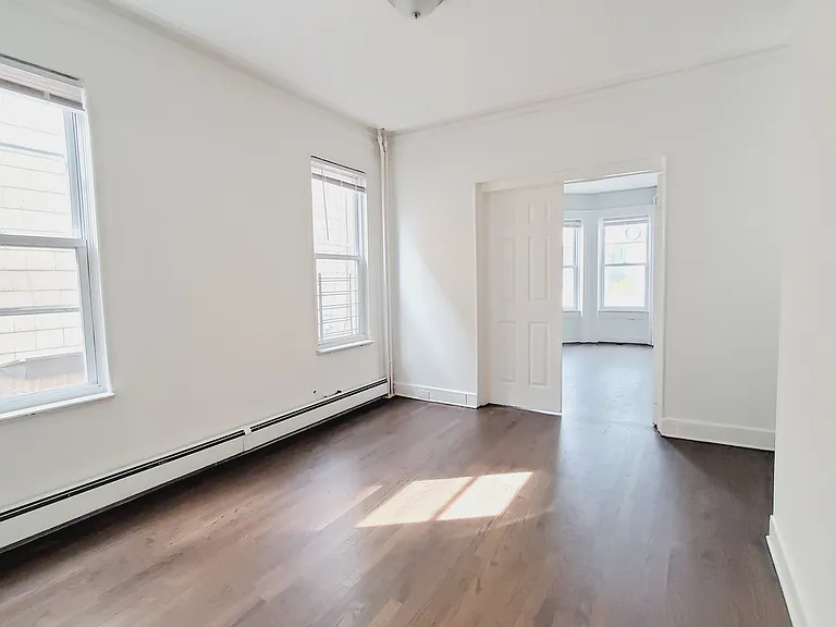 133 Boyd Ave #1L — Photo 4