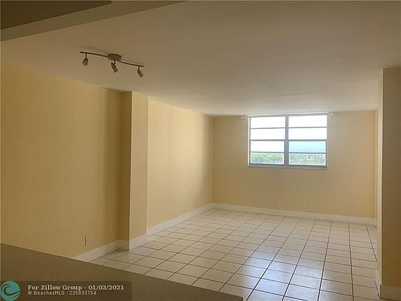 3rd image of 2903 N Miami Beach Blvd #704