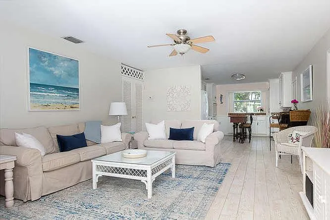 9480 Frangipani Dr — Photo 10