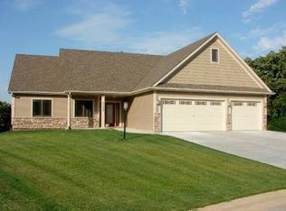 1133 Tall Oak Ct, Racine, WI 53406
