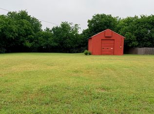 208 Galia St, Bowie, TX 76230