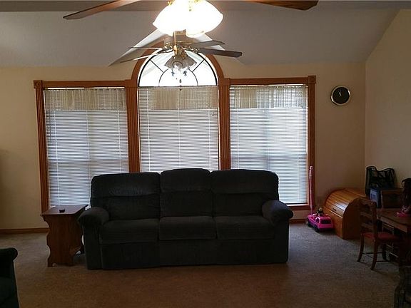 3rd image of 13079 Jessica Ln