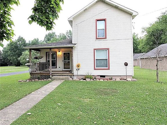 2nd image of 209 E Main St