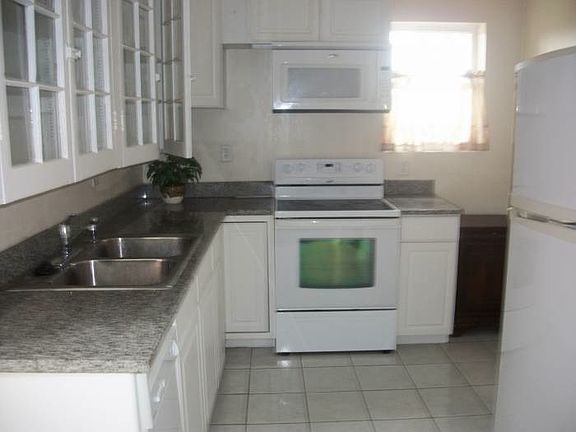 5th image of 324 N 27th St APT D