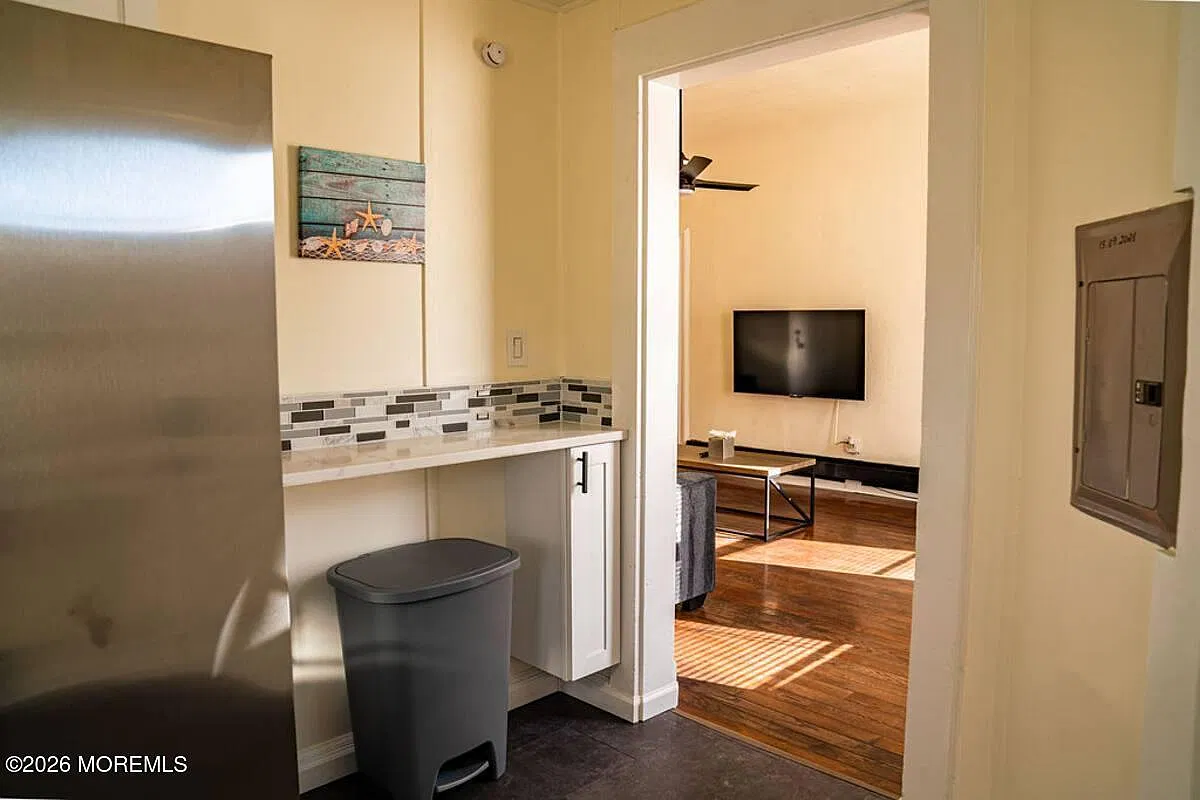 1 bed, $2,350 — Photo 3