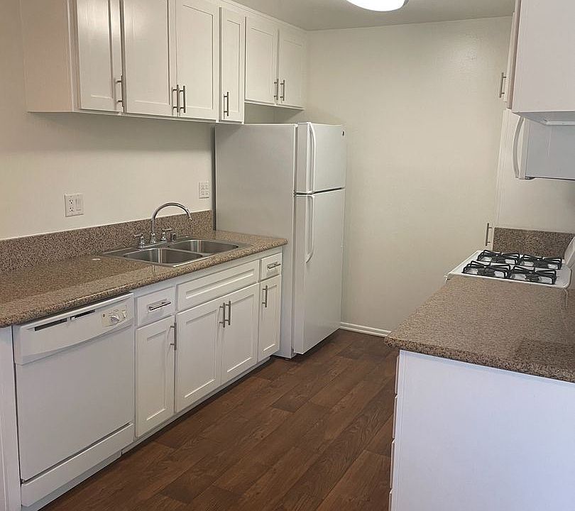 Casa De Oro II Apartments - Costa Mesa, CA | Zillow