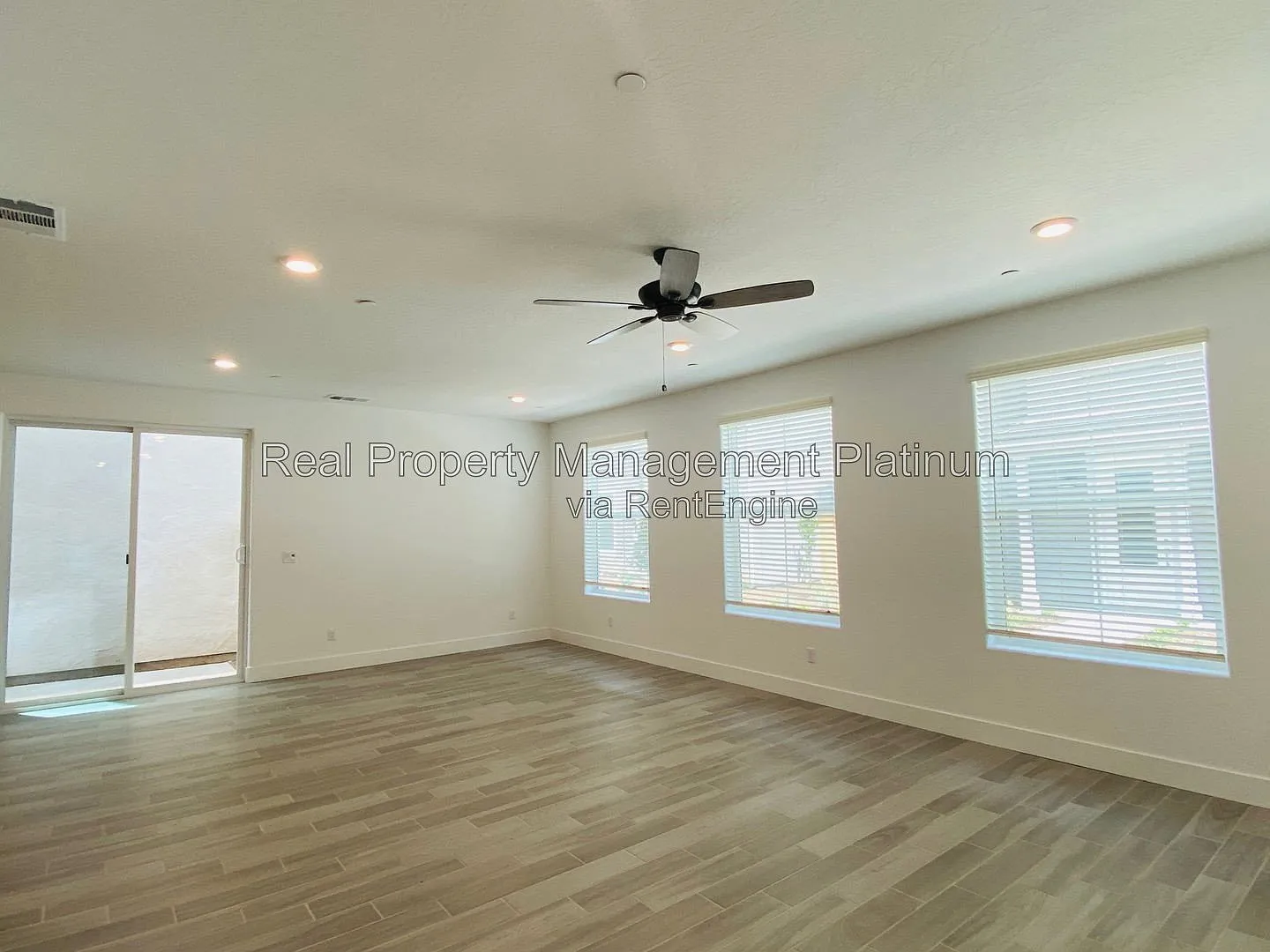 3 bed, 2.5 bath, 1894 sqft, $2,400 — Photo 3
