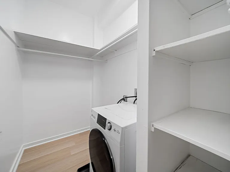1530 Gough — Photo 11