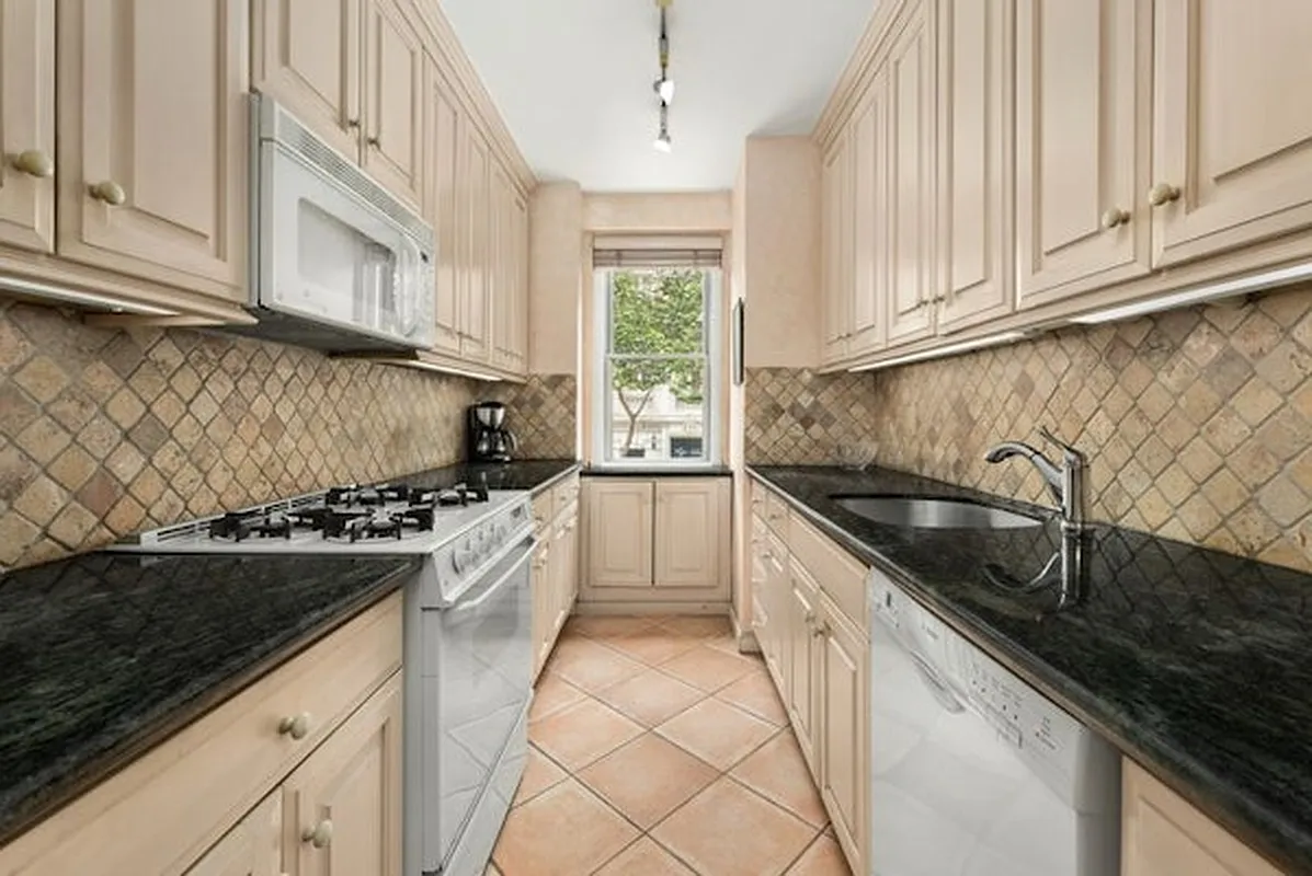 10 East 70th Street #2D in Lenox Hill, Manhattan | StreetEasy