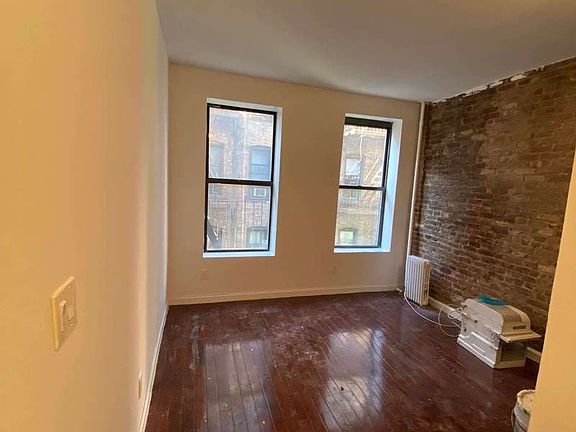2nd image of 107 Thompson St #2R