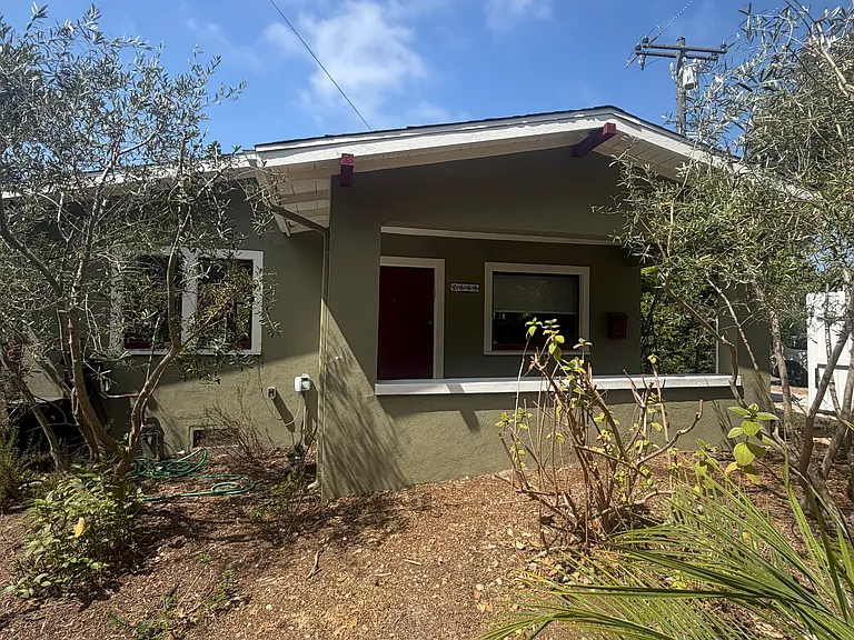 2335 Chapala St — Photo 26