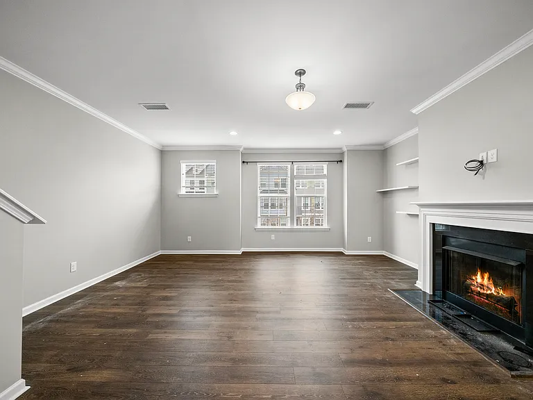 313 Great Northern Sta — Photo 12