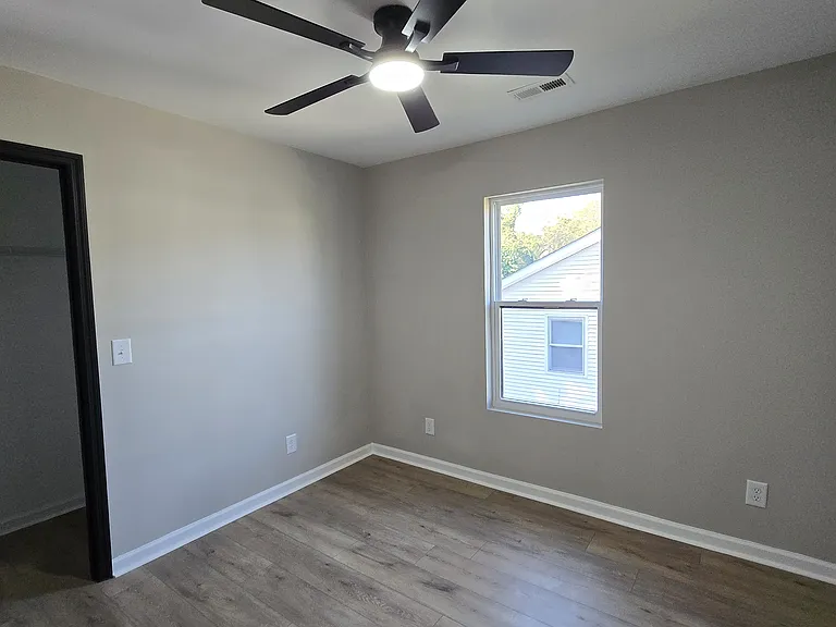 804 Martin St — Photo 13