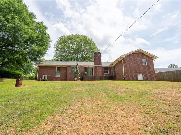 1334 Sherri Ln, Buford, GA 30518