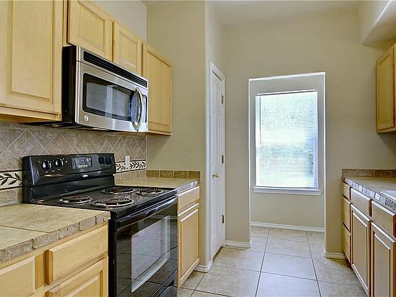 4th image of 1104 Canyon Edge Dr #B