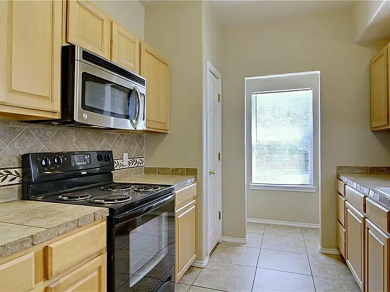 1104 Canyon Edge Dr #B — Photo 4