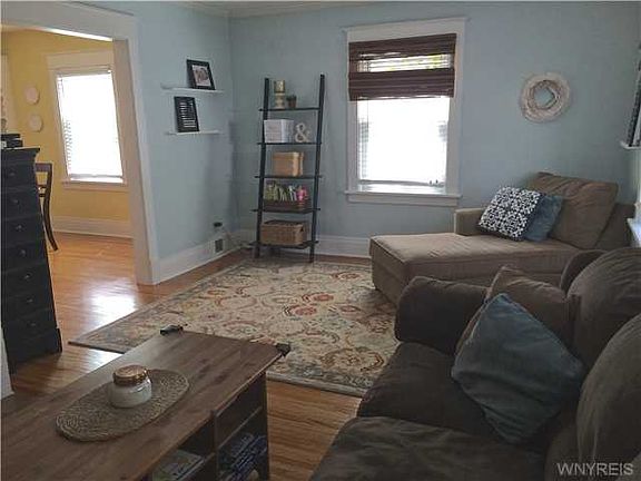 4th image of 34 Hirschfield Dr